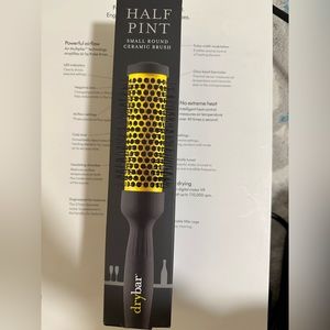 Drybar
Half Pint 1.75"' Small Round Ceramic Brush